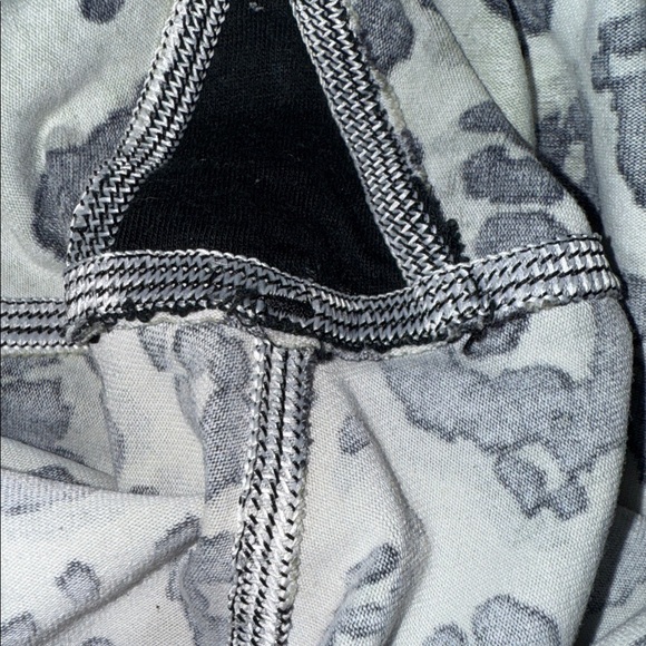 Victoria's Secret Sport Green and Black Leopard Print Leggings - Picture 6 of 8